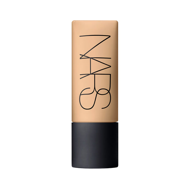 Nars Soft Matte Complete Foundation Vallauris
M1.5 - Medium with cool undertones